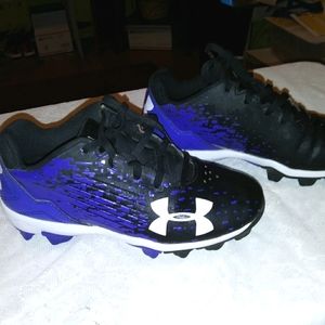 Boy's Under Armour BB Cleats Sz 13K